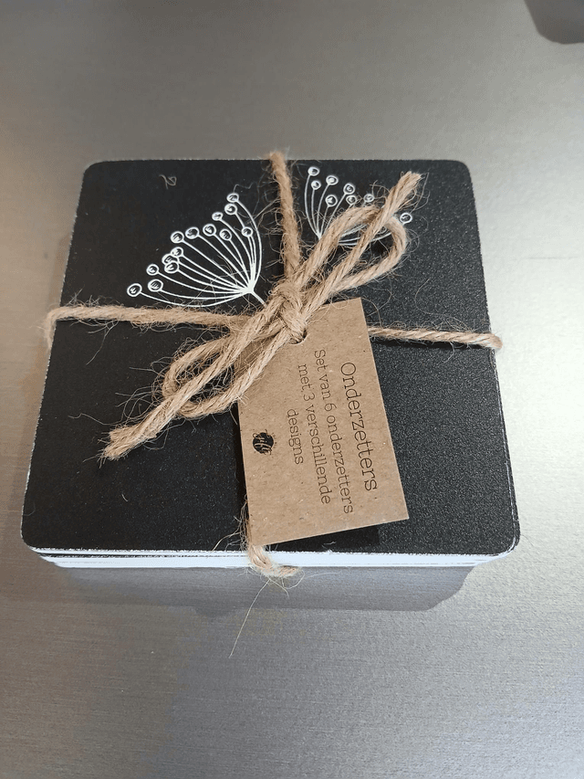 Onderzetter bloem zwart wit