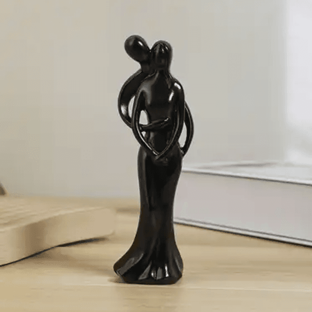 Liefdesomhelzing Koppel Figurine in Zwart